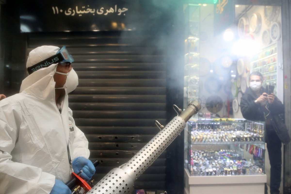 İran'da koronavirüs önlemleri 