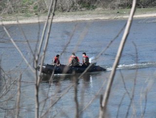 Özel Harekat polisleri, Meriç Nehri'nde devriyede