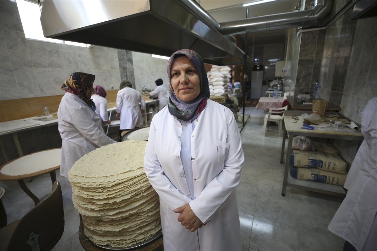 Kadın girişimci, imalathanesinde 10 kadına istihdam sağlıyor