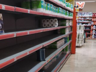 İstanbul'da halk, marketlere akın etti