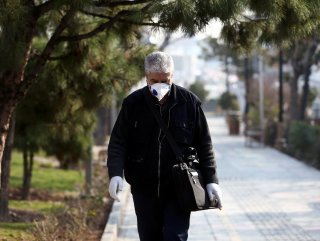 İran korona tedbirleri kapsamında sokakları boşalttı