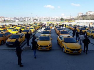 Taksicilerden 'işler azaldı' eylemi