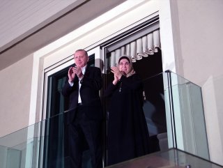 Cumhurbaşkanı Erdoğan ve eşinden sağlık çalışanlarına destek