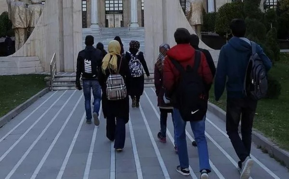 7 ülkeden 3 bin 358 öğrenci Türkiye'ye getirilecek