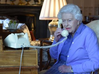 Kraliçe Elizabeth'ten 'sağlıklıyım' mesajı