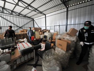 Bursa'da 1 milyon değerinde kaçak dezenfektan baskını