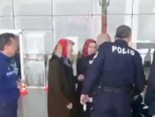 Polisten 65 yaş üstü kişiye sert tepki