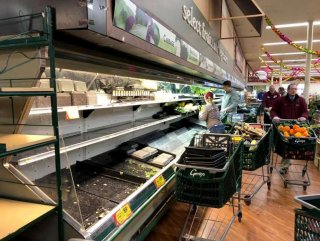 ABD'de bir kişi marketteki ürünlere kasten öksürdü #1