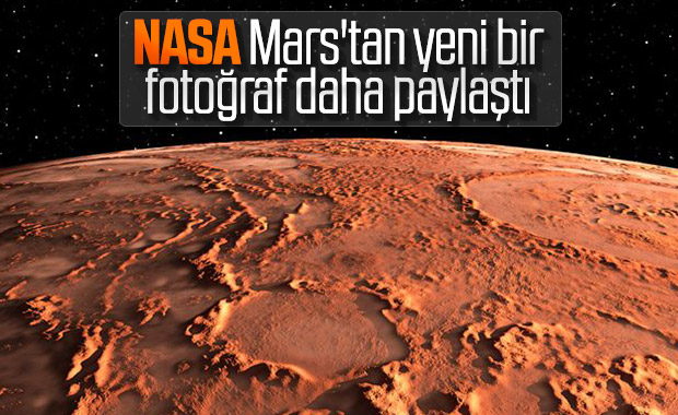 Mars'ın Juventae Chasma bölgesini gösteren yeni fotoğraf