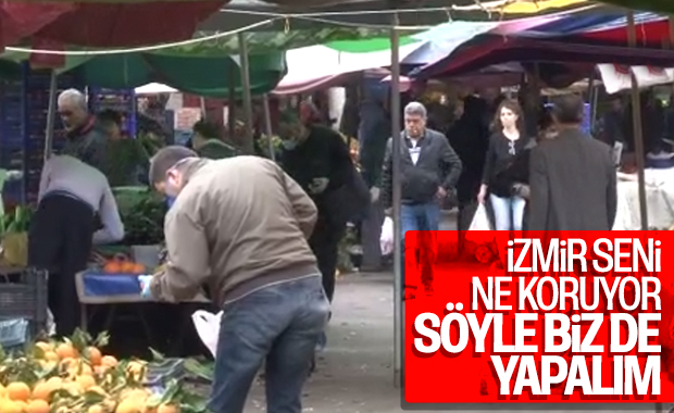 İzmir'deki pazarda kurallara uyan yok