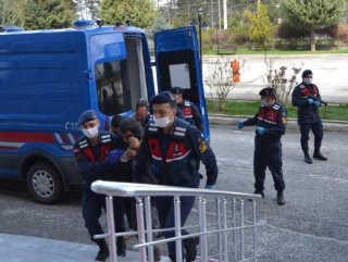 Konya'da ahırdan büyükbaş hayvan çalan 7 kişi tutuklandı