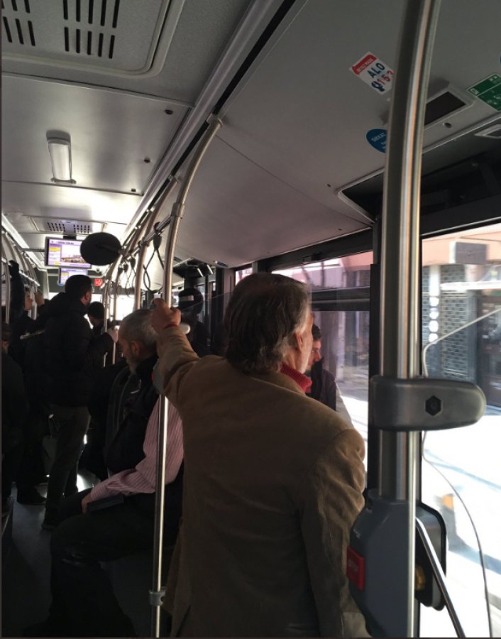 İBB'nin otobüslerinde hala sosyal mesafe kuralı yok