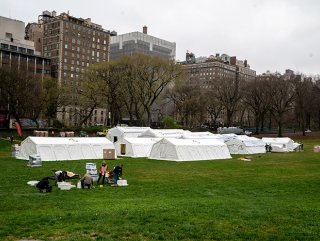 Central Park'ta koronavirüs hastanesi kuruldu #1