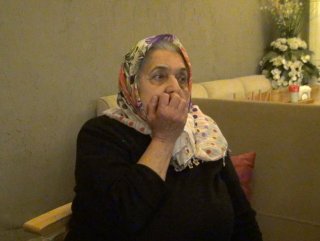 Antalya'da yaşlı kadın 250 bin liralık altınlarını kaptırdı #1