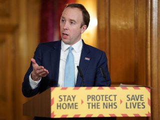 Koronavirüs kapan İngiltere Sağlık Bakanı iyileşti