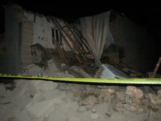 Diyarbakır'da 9 çocuk, çöken evin altında kaldı