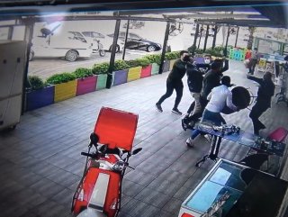 Maske uyarısı yapan fırıncı 4 kişinin saldırısına uğradı