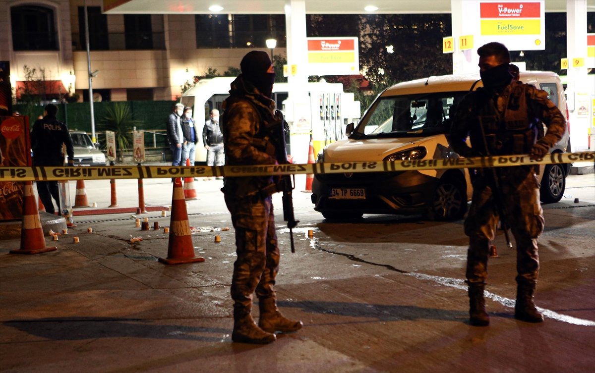 Beyoğlu'nda polise silahlı saldırı