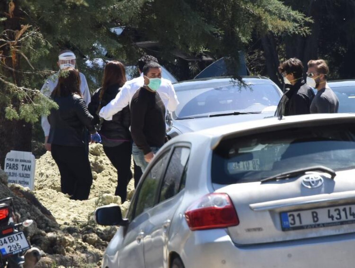 Pars'ın mezar taşı büyük üzüntü yaşattı 