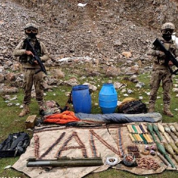 Çatak kırsalında PKK'ya ait mühimmatlar ele geçirildi