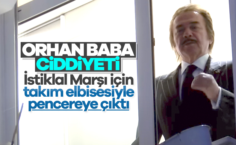 Orhan Gencebay da pencerede İstiklal Marşı okudu