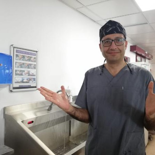 Bilim Kurulu Üyesi Yamanel: Günde 20 kez el yıkıyorum