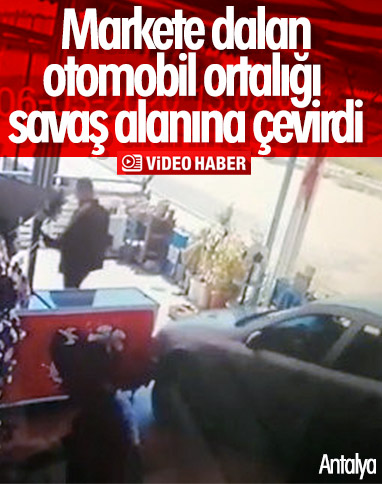 Antalya'da kontrolden çıkan otomobil markete daldı
