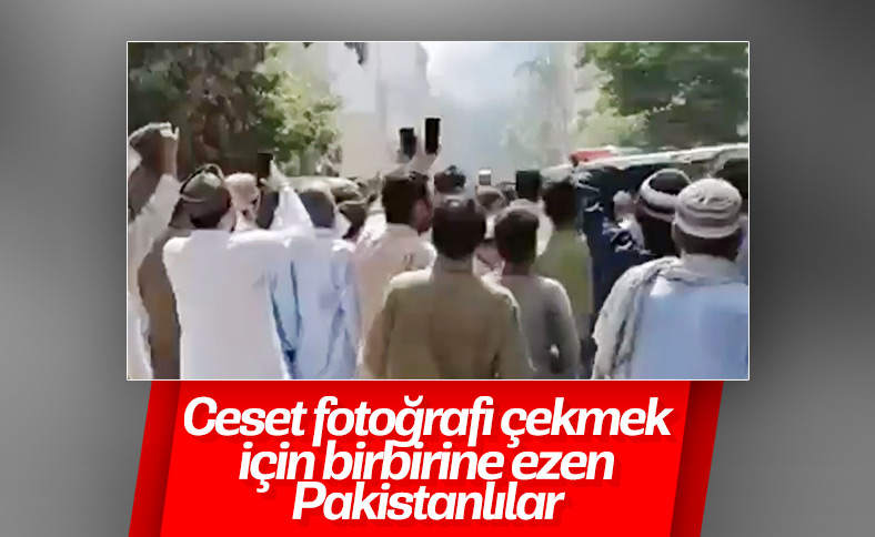 Kaza yerinden görüntü paylaşmaya çalışan Pakistanlılar