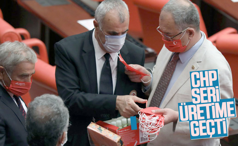 CHP'li vekillere Atatürk imzalı maske dağıtıldı