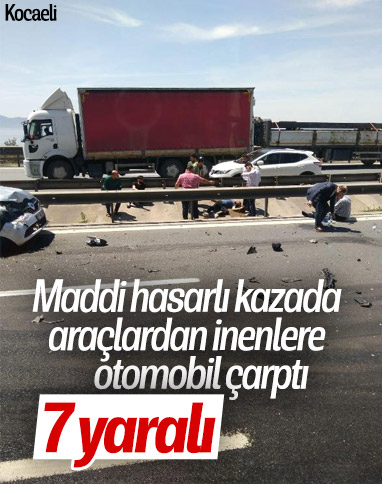 Kocaeli'de kaza yapıp araçtan inenlere otomobil çarptı