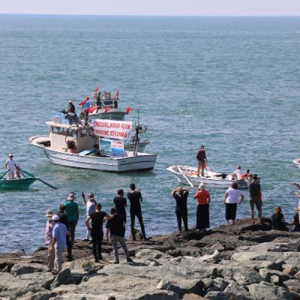 Rize'de yüzme alanına kafes balıkçılığına tepki