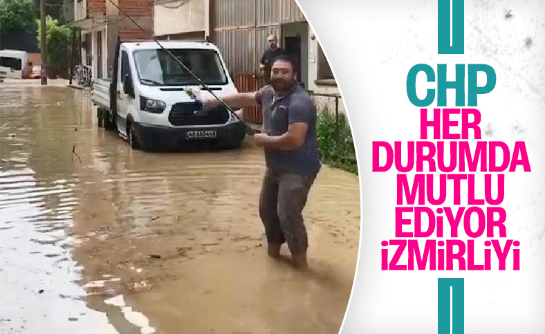 İzmir'de sağanak sonrası yollar göle döndü