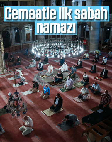 İstanbul'da yeniden cemaatle sabah namazı