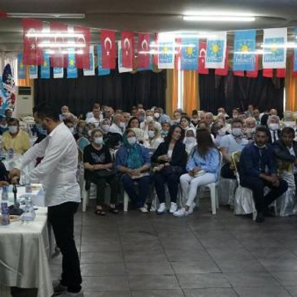 Kırıkkale'de İYİ Parti'den sosyal mesafesiz kongre