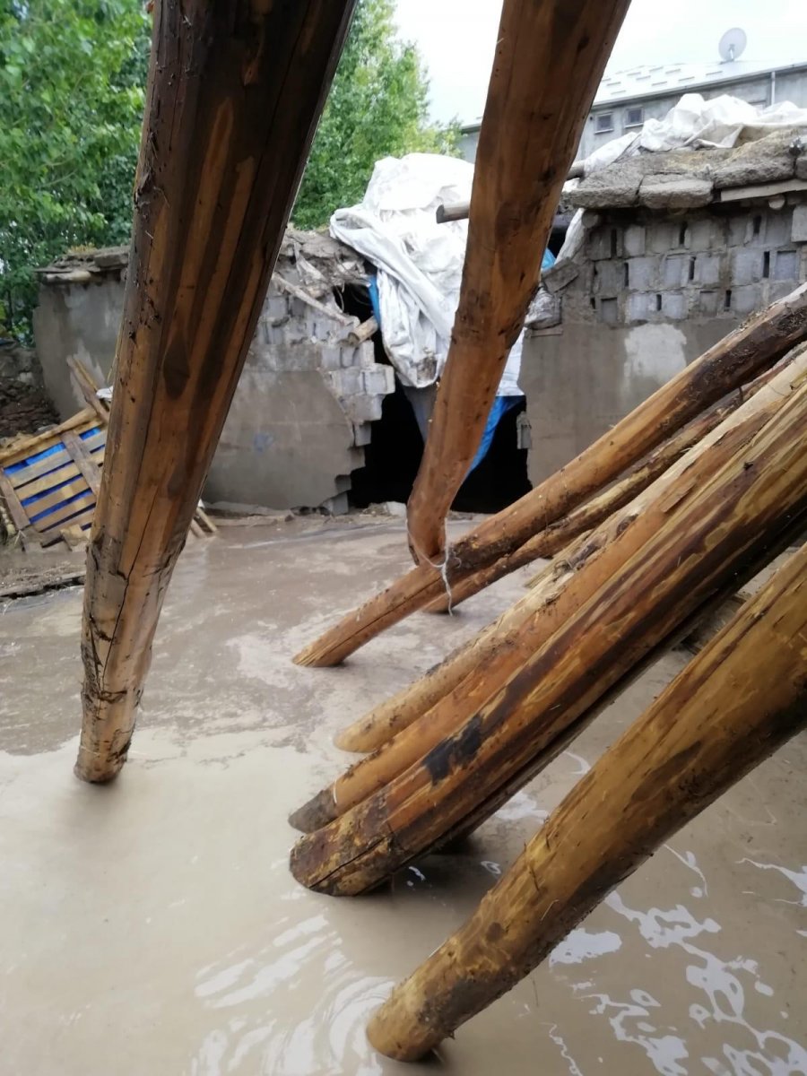 Van’da sel felaketi: 2 yaralı #5