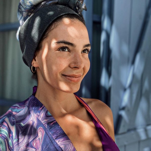 Ebru Sahin Makyajsiz