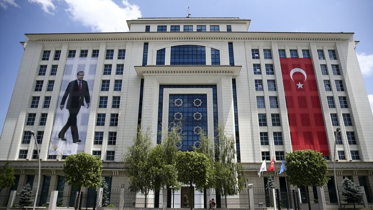 AK Parti İstanbul İl Başkanlığını işgal girişiminde karar #1