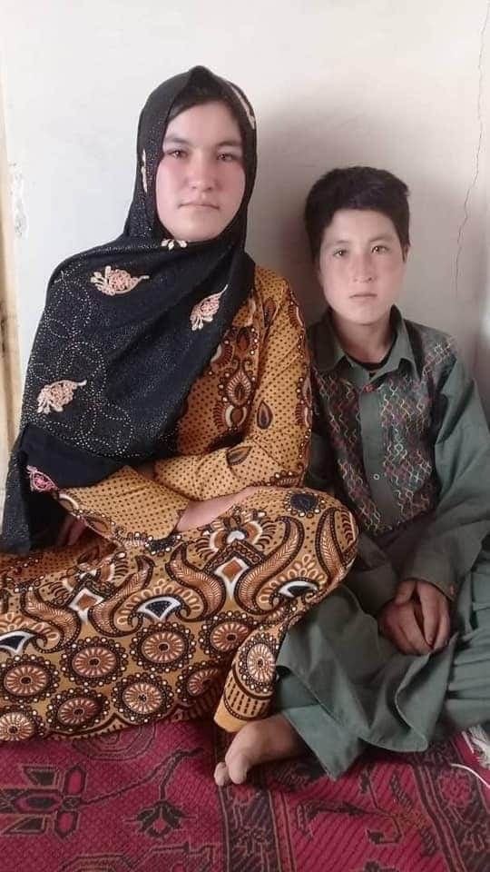 Afgan kız çocuğu, ailesini katleden militanları öldürdü #2