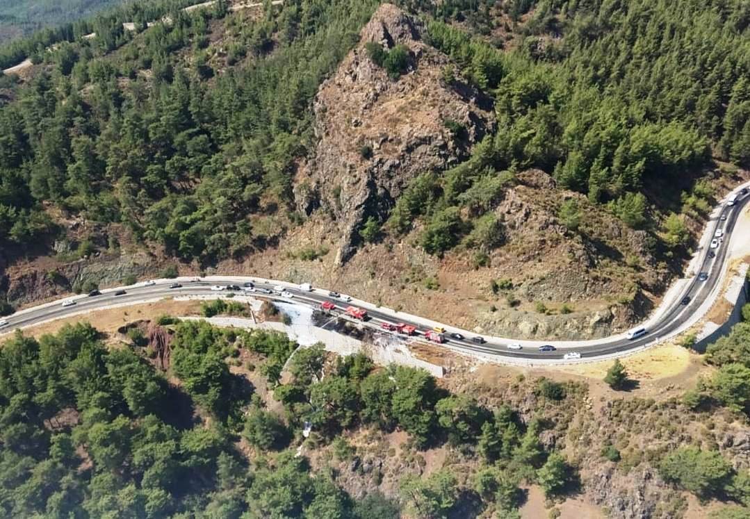 Bakan Pakdemirli: 19 yangından 15'i kontrol altına alındı #7