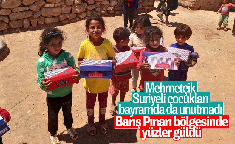 Mehmetçik'ten Suriyeli çocuklara bayram hediyesi