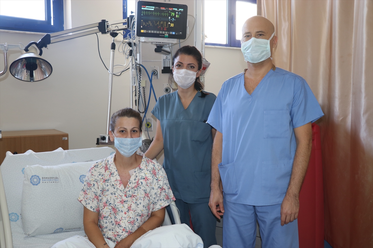 İzmir'de kalbi 127 kez duran hasta, hayata tutundu #1