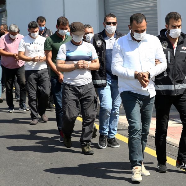 Adana merkezli 14 ilde FETÖ operasyonu: 2 tutuklama 