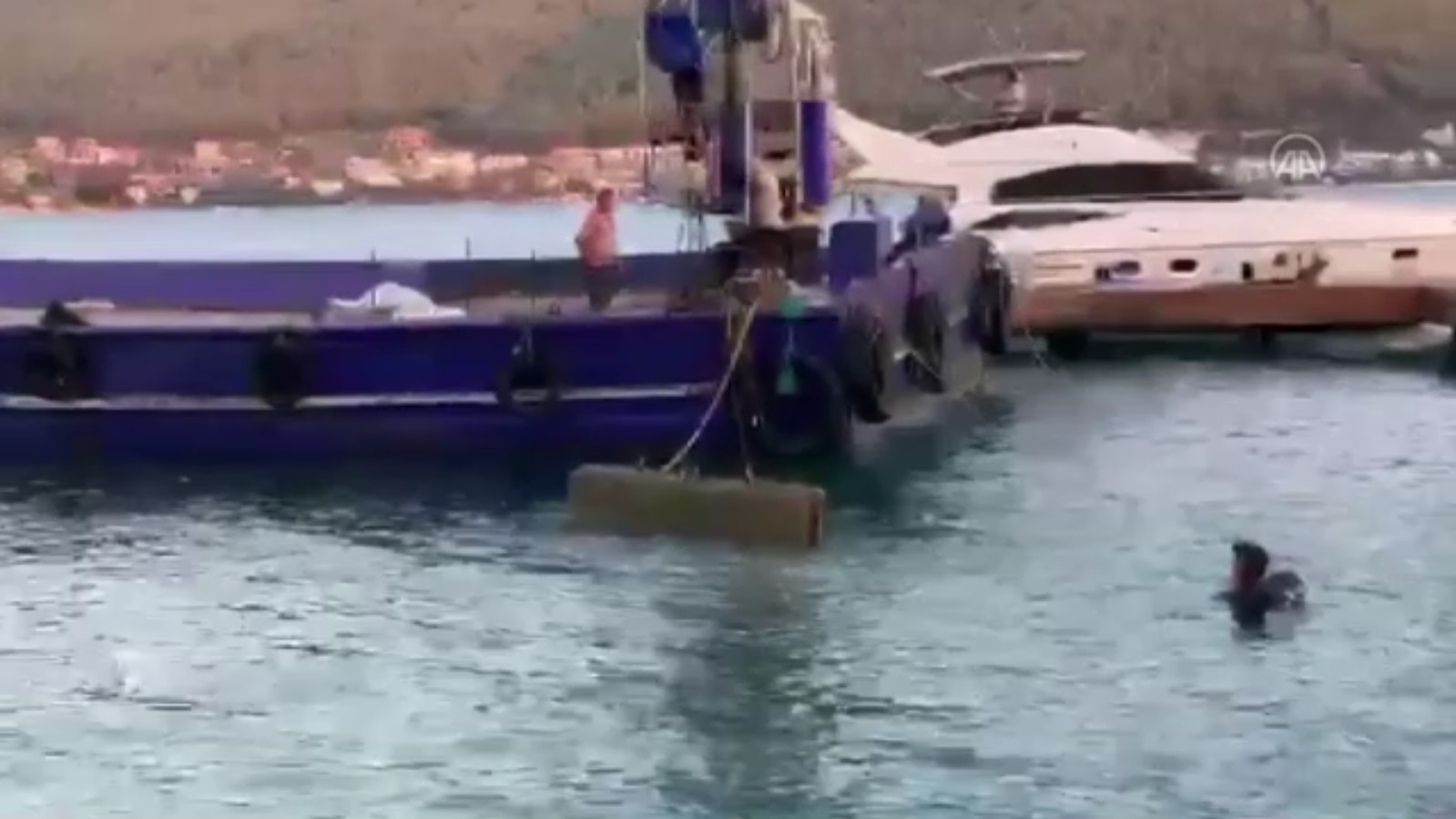 Muğla da deniz tabanına yapılan beton duvarlar kaldırıldı #1