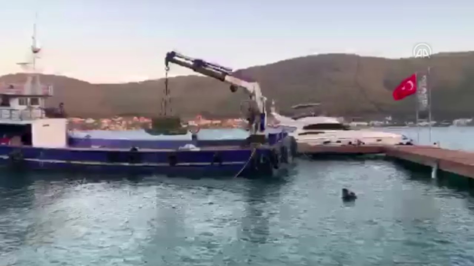 Muğla da deniz tabanına yapılan beton duvarlar kaldırıldı #3