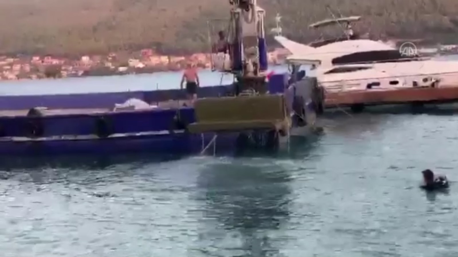 Muğla da deniz tabanına yapılan beton duvarlar kaldırıldı #2