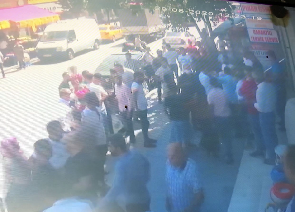 People asking for directions in Esenyurt were lynched in the middle of street # 4