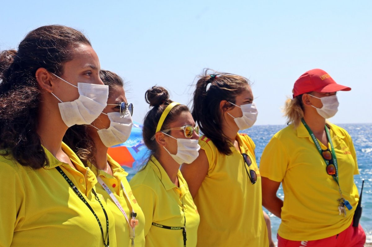 Antalya da kadın cankurtaranlardan  boğulma taklidi  tepkisi  #3