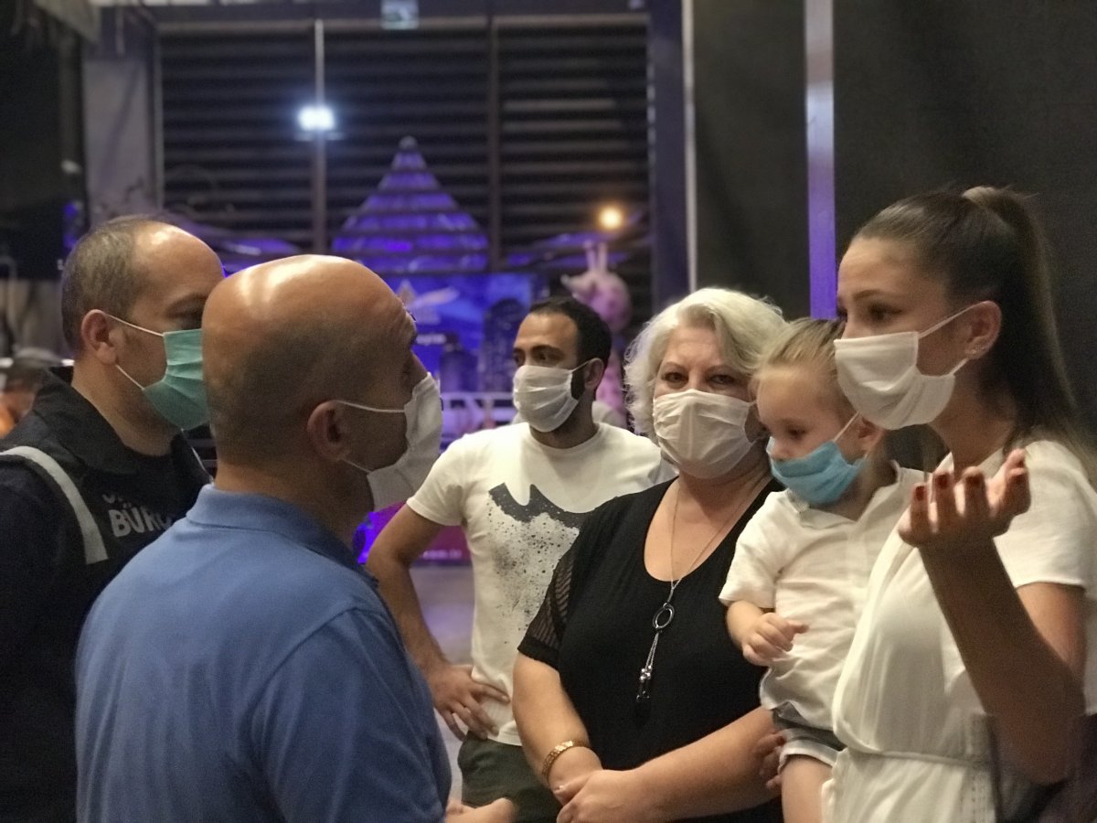 Bursa Da Kina Gecesine Korona Baskini Yapildi