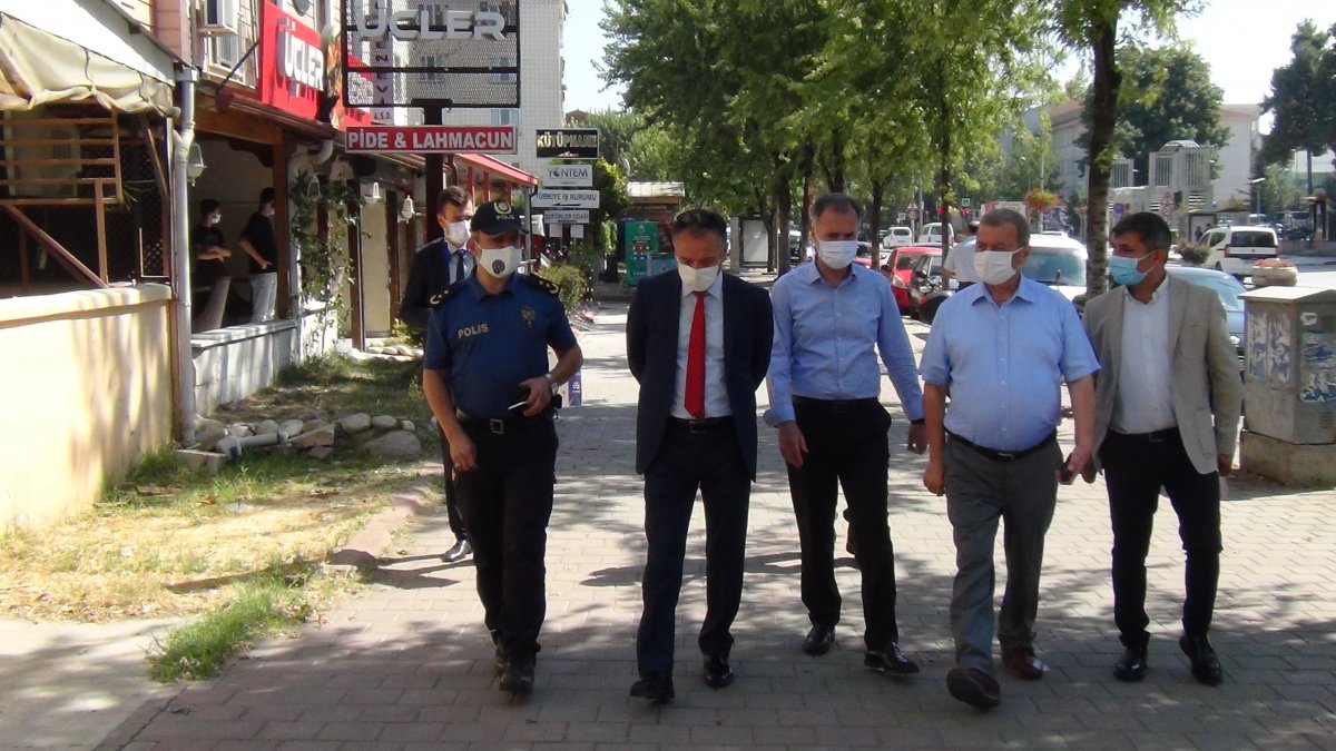 Bursa'da 4 polise maske cezası kesildi