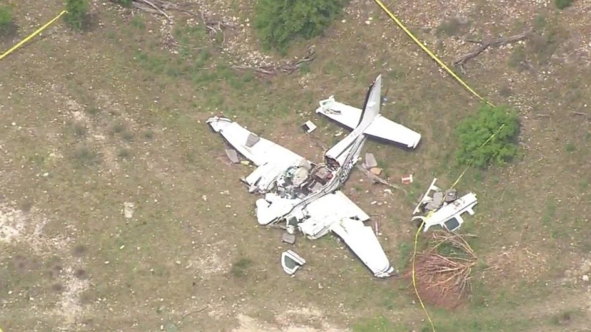 ABD'de acil iniş yapmaya çalışan uçak düştü: 4 ölü